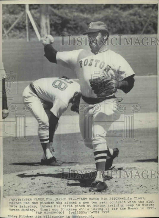 1976 Press Photo Luis Tiant, Boston Red Sox pitcher at Training Camp in Florida - Historic Images
