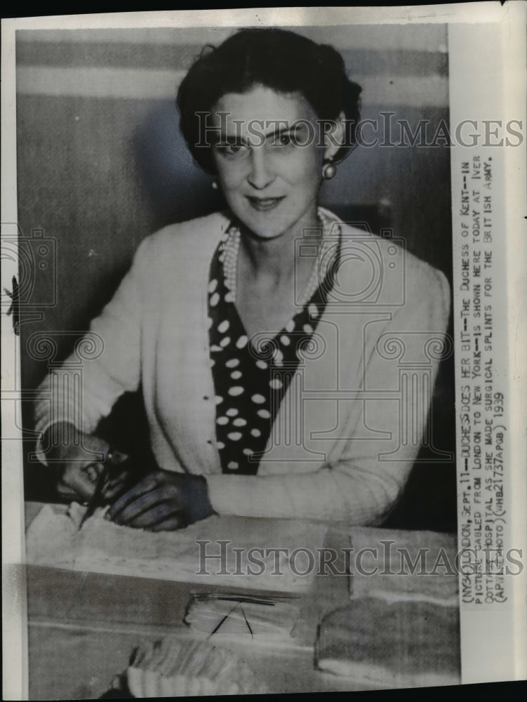 1939 The Duchess of Kent at the Iver Cottage Hospital, London - Historic Images