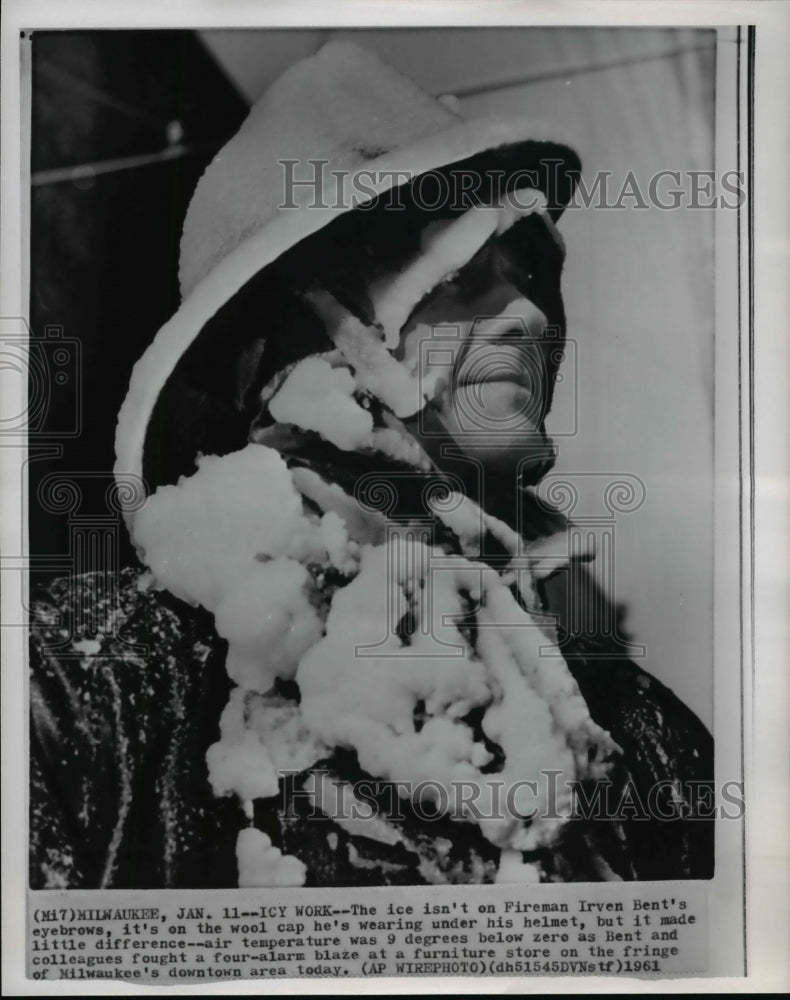 1961 Press Photo Fireman Irven Bent covered in snow- during 9 degree temperature - Historic Images