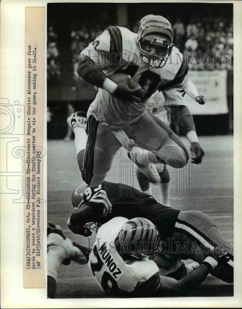 1983 Press Photo Charles Alexander, Cincinnati Bengals Runs for Touchdown- Historic Images