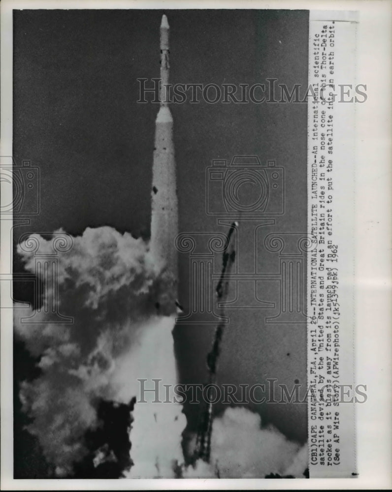 1962 International Satellite Fired From Launch Pad to Orbit Earth - Historic Images