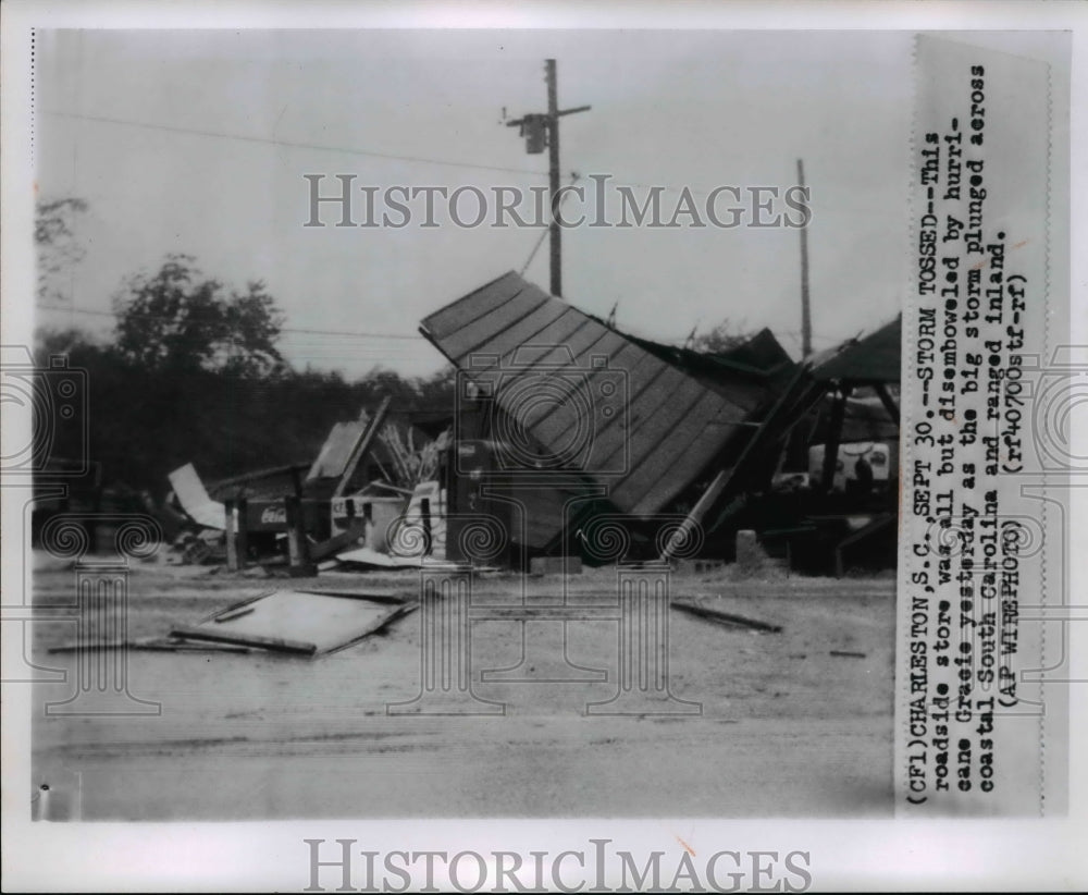 Press Photo Hurricane Gracie devastating roadside store in Charleston, SC - Historic Images