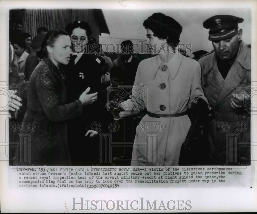 1954 Press Photo Queen Frederika hears out the victims of the recent earthquake - Historic Images