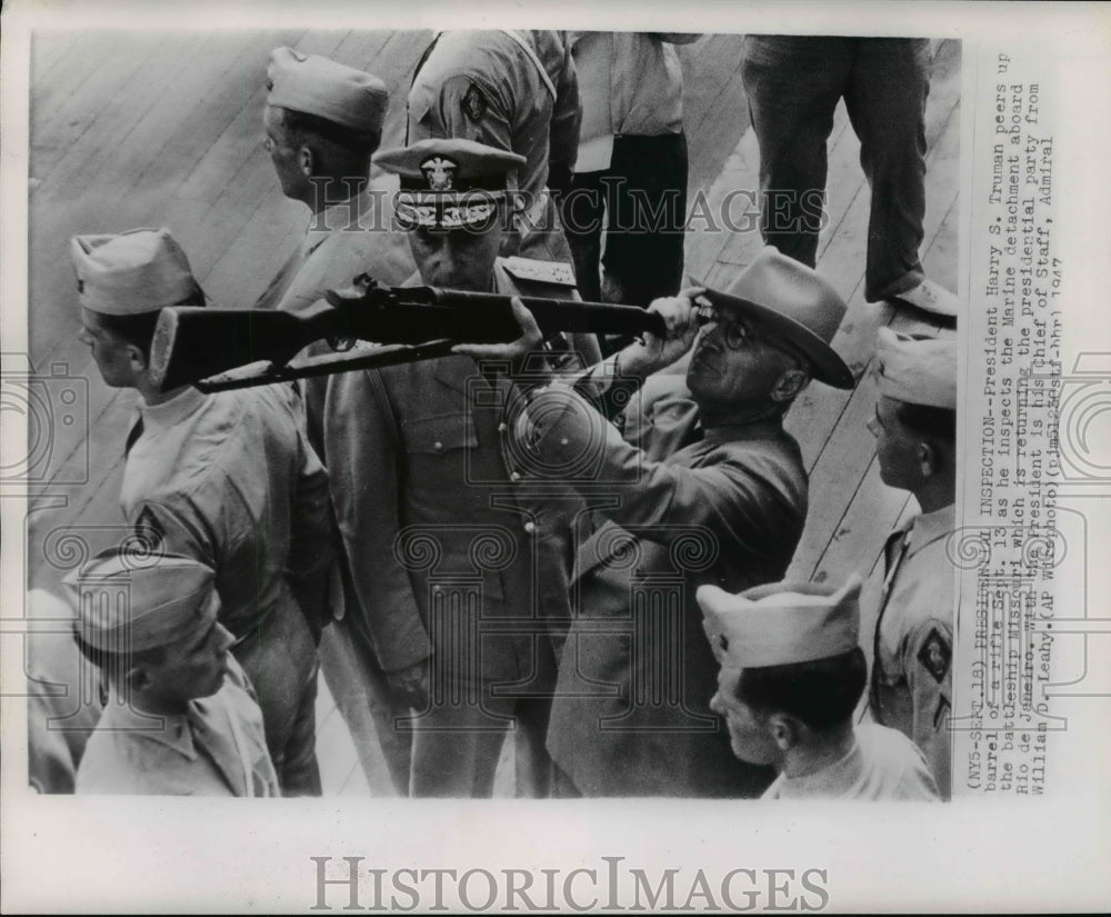 1947 Press Photo Pres. Harry Truman Examines Rio de Janeiro Marine Detachment - Historic Images