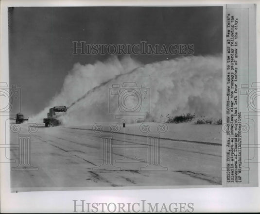 1961 Press Photo Snowplow Clears Runway at Idlewild Airport After Snowstorms - Historic Images