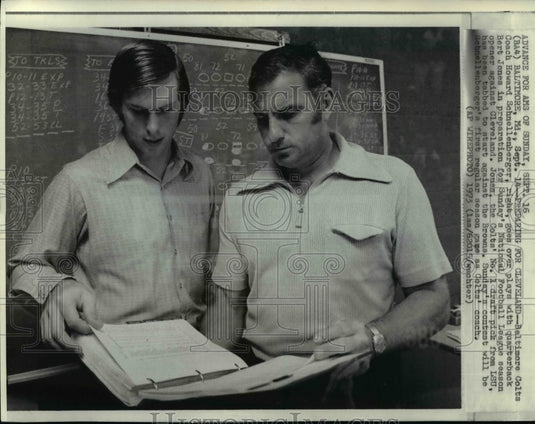 1973 Press Photo Howard Schnellenberger, Bert Jones Discuss Football Preparation - Historic Images