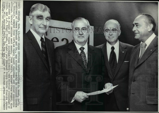 1972 Press Photo Sears Roebucks and Co. executives - cvw21383 - Historic Images