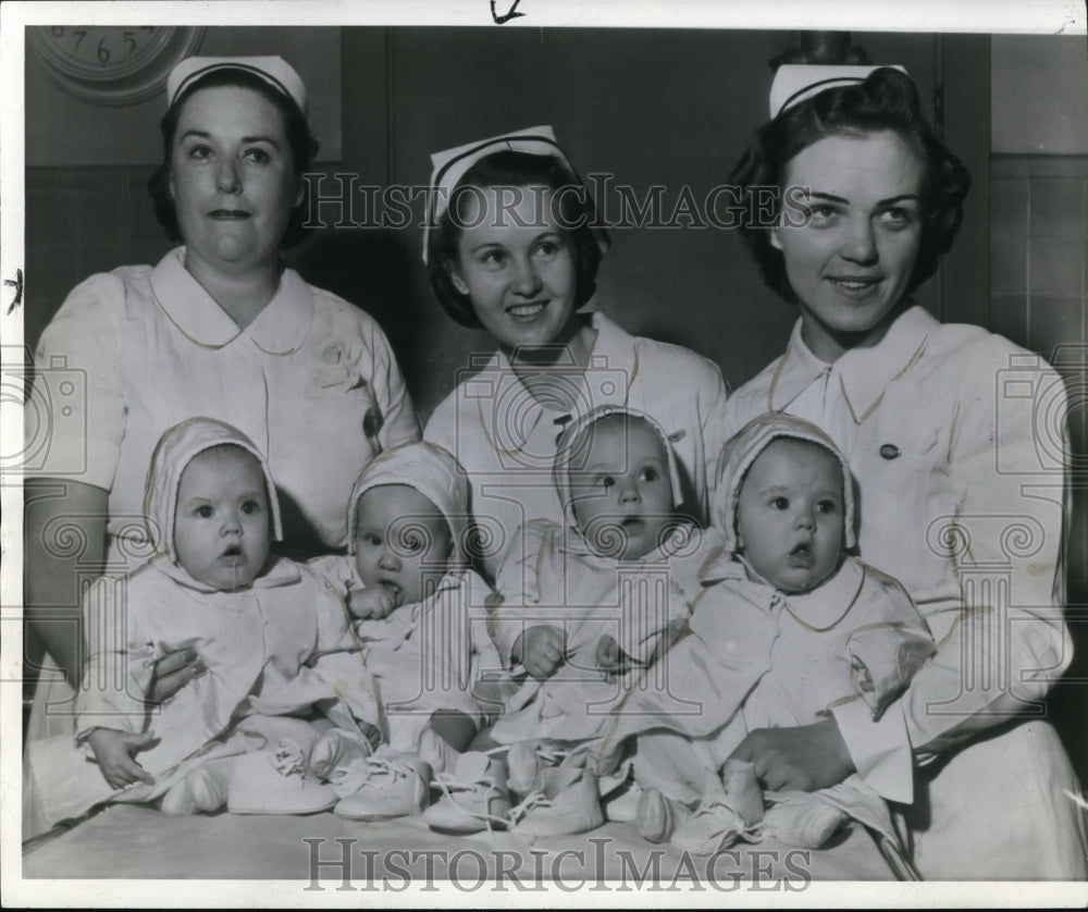 1941 Press Photo Lashley quadruplets ready to go home in Litchfield - cvw21618 - Historic Images