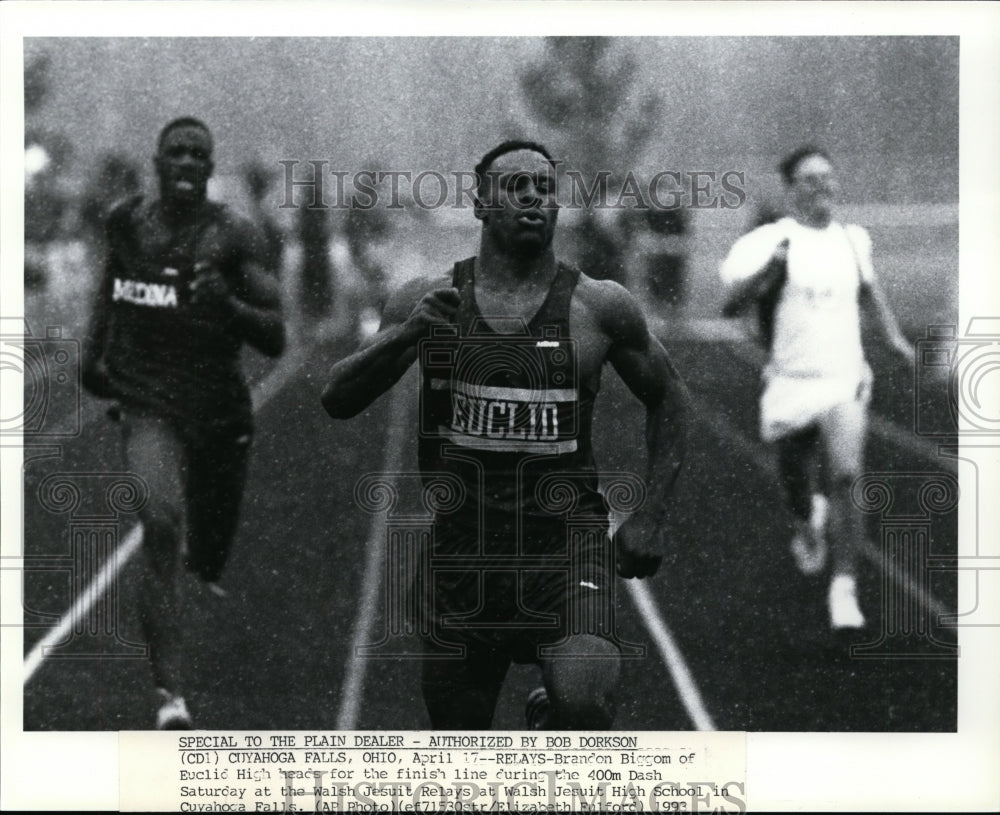 1993 Press Photo Brandon Biggom of Euclid High head for the 400m Dash finish- Historic Images