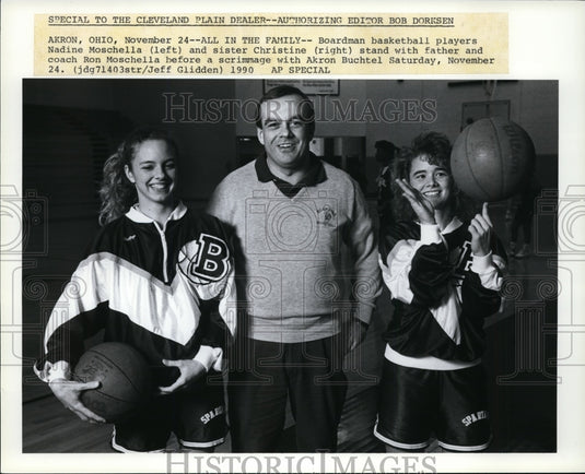 1990 Press Photo Boardman basketball players Nadine & Christine with father Ron - Historic Images