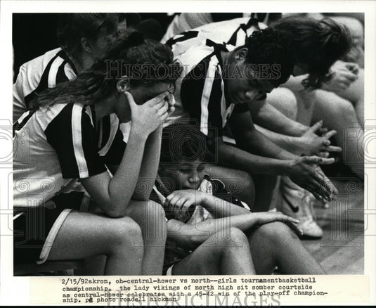 1992 Press Photo Lady vikings of North High loosing basketball championship - Historic Images