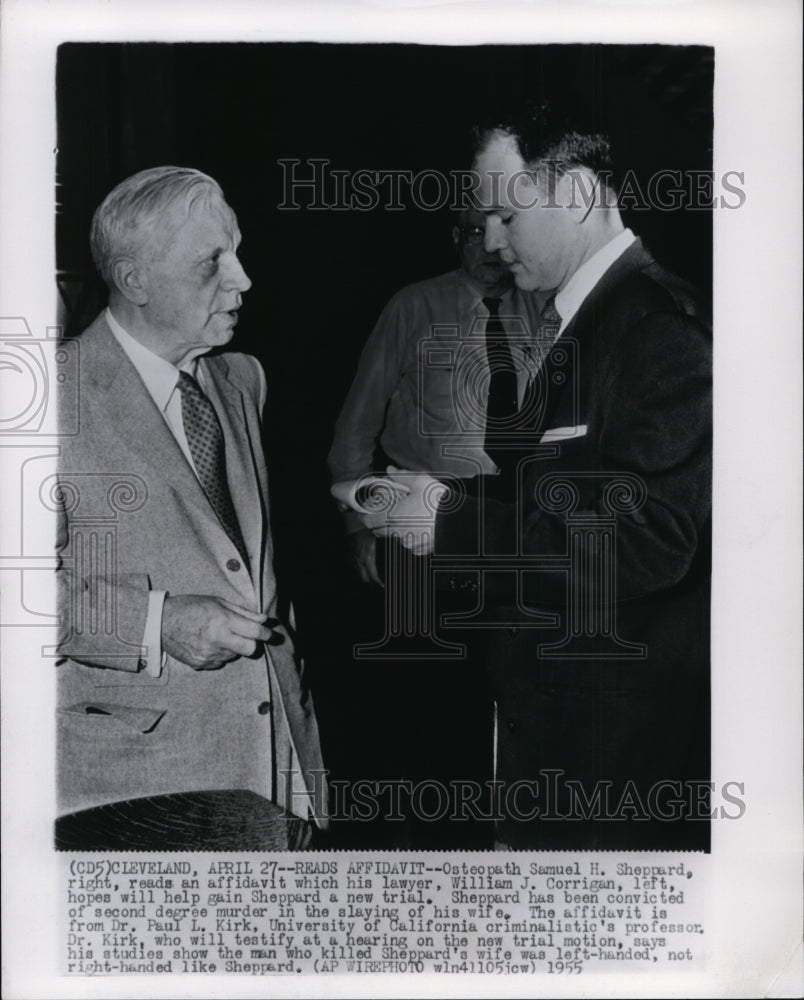 1955 Press Photo Dr Samuel H Sheppard w/ affidavit requesting a new re-trial-Historic Images