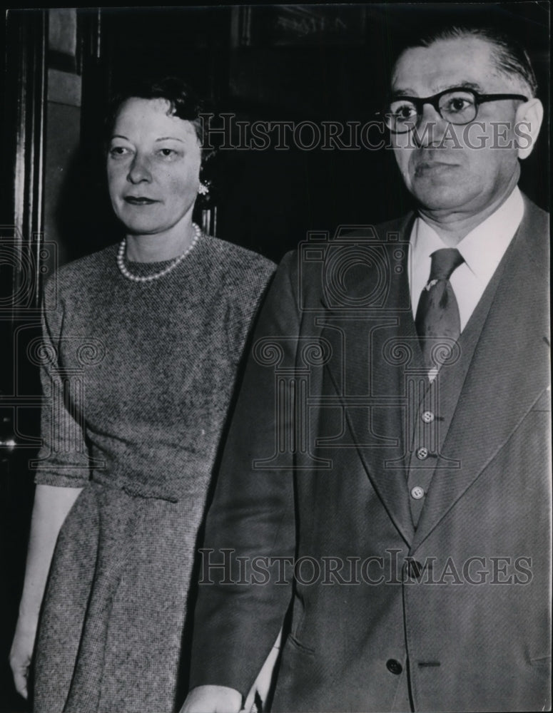 1954 Press Photo Mary Brown testifying for defense of Dr Samuel H Sheppard trial - Historic Images