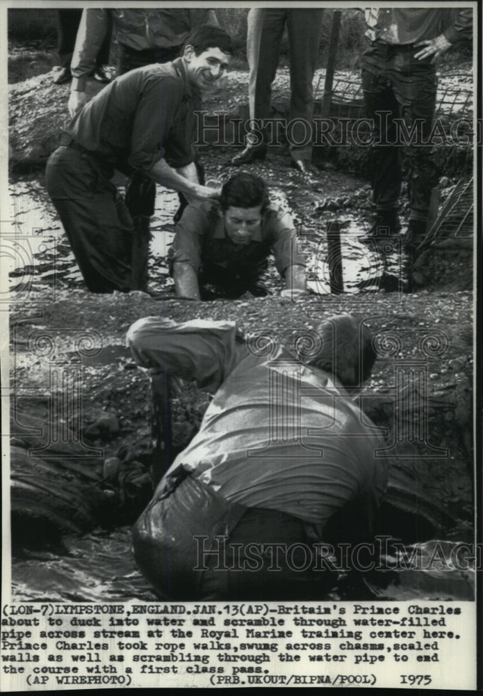 1975 Press Photo Britain&#39;s Prince Charles at Royal Marine training center - Historic Images