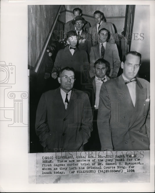 1954 Press Photo Jury members at the Sheppard murder trial leaving for lunch - Historic Images