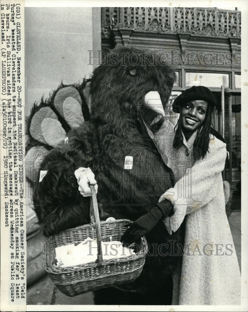 1980 Press Photo American Cancer Society&#39;s &quot;Cold Turkey&quot; supports non-smoking - Historic Images