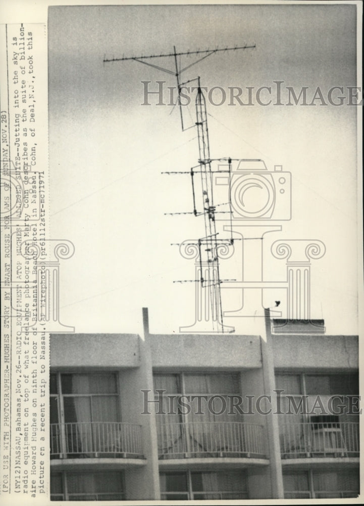 1971 Press Photo Radio equipment on ninth floor of Britannia Beach Hotel, Nassau - Historic Images