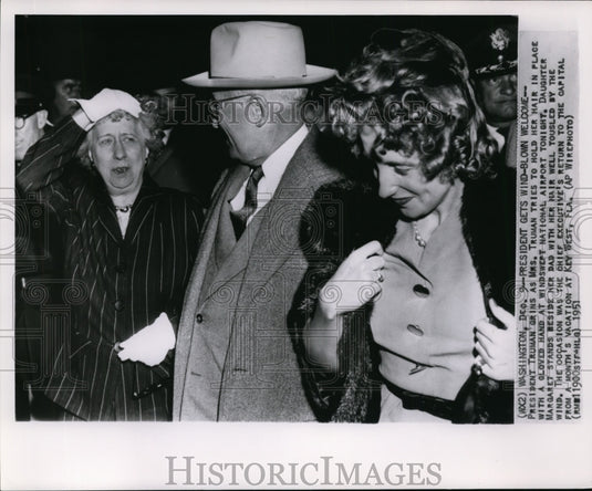 1951 Press Photo Pres. & Mrs. Harry Truman with Margaret at National Airport-Historic Images