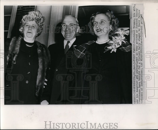 1948 Press Photo Pres. Truman, wife & Margaret at Jackson County Courthouse - Historic Images