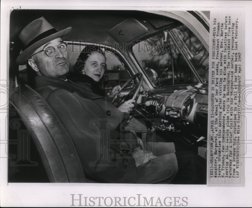 1947 Press Photo Pres. Harry Truman &amp; Margaret after visiting his mother - Historic Images