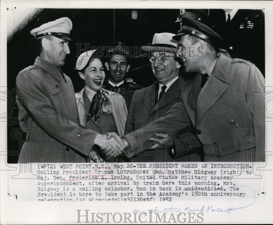 1952 Press Photo President Truman introduced Gen Ridgway to Maj Gen Irving - Historic Images