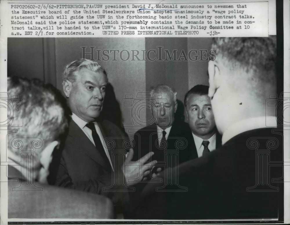 1962 Press Photo USW Pres. David McDonald announces wage policy statement - Historic Images