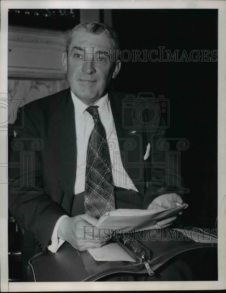 1952 Press Photo Glenn Vancey, testifying before the Senate Agriculture - Historic Images