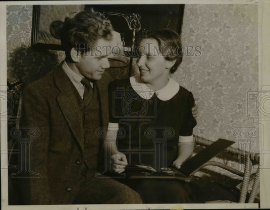 1937 Press Photo Fitzgeral Bryant with Wife Namma Hoag Files Parentage Suit - Historic Images