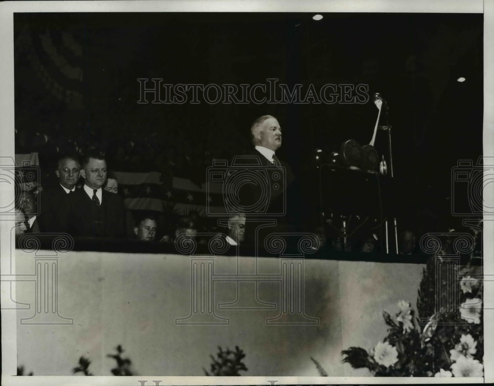 1932 Press Photo Pres. Hoover speaks at Butler University in Indianapolis - Historic Images