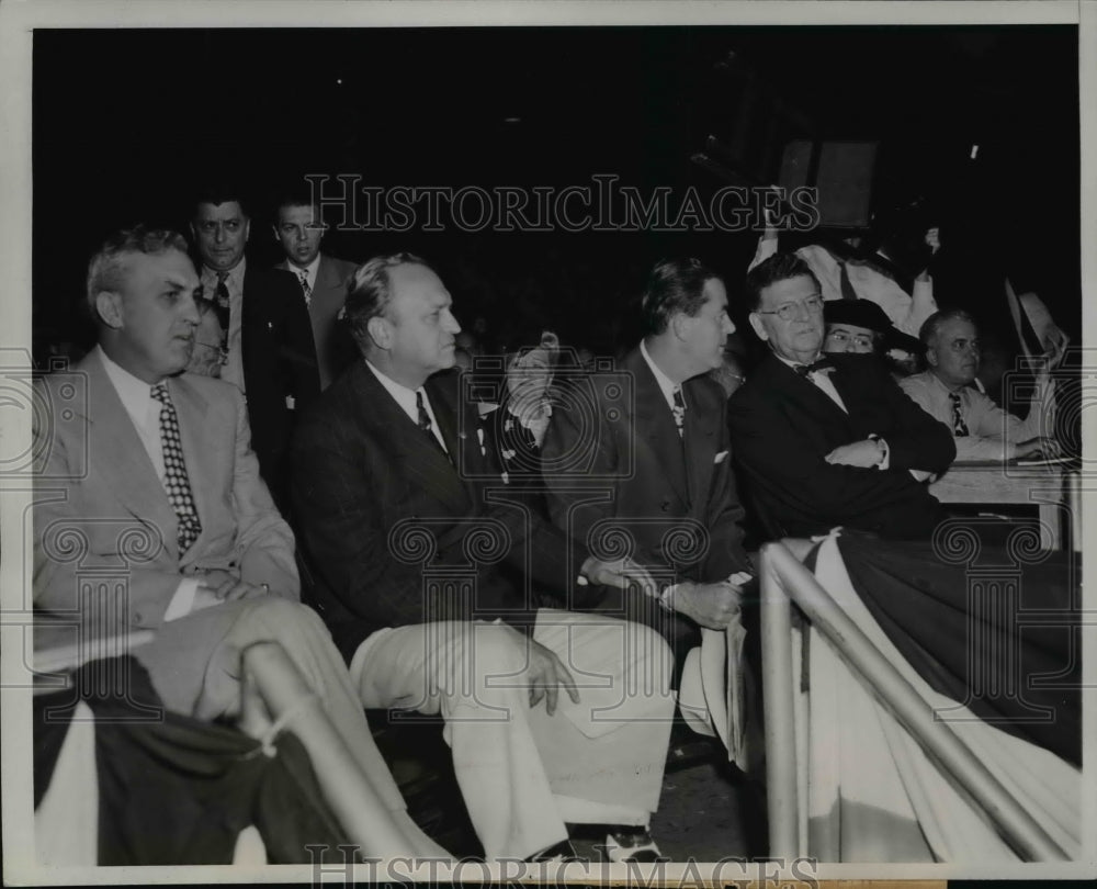 1944 Press Photo Thomas Courtney, Scott Lucas and Robert Hannegan in Chicago - Historic Images