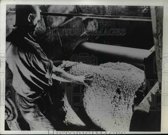 1942 Press Photo Synthetic Rubber - cvw24336 - Historic Images