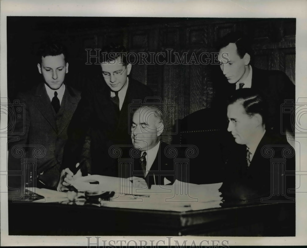 1938 Press Photo Students from Syracuse Univ with Governor Herbert Lehman - Historic Images