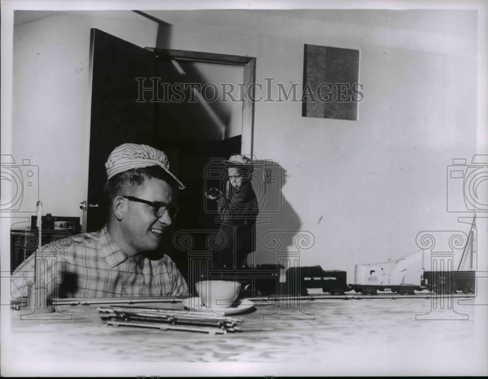 1962 Press Photo Roger Stewart &amp; son Dean of Tacoma Wash. - cvw24383 - Historic Images