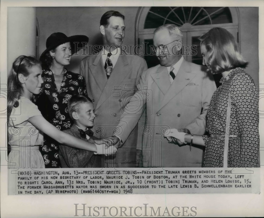1948 Press Photo Pres Harry S Truman w/ new Sec of Labor Maurice Tobin & family - Historic Images