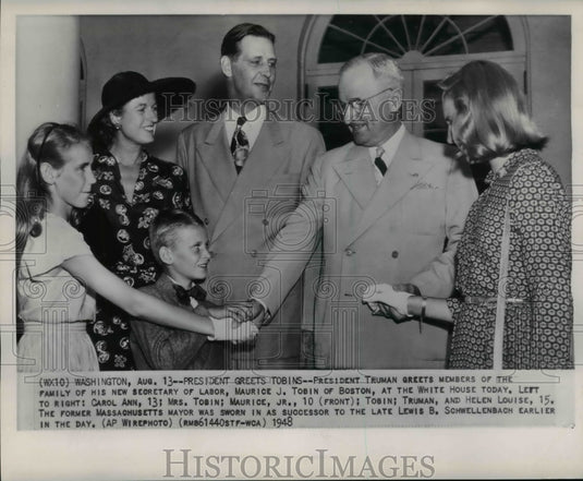 1948 Press Photo Pres Harry S Truman w/ new Sec of Labor Maurice Tobin & family - Historic Images