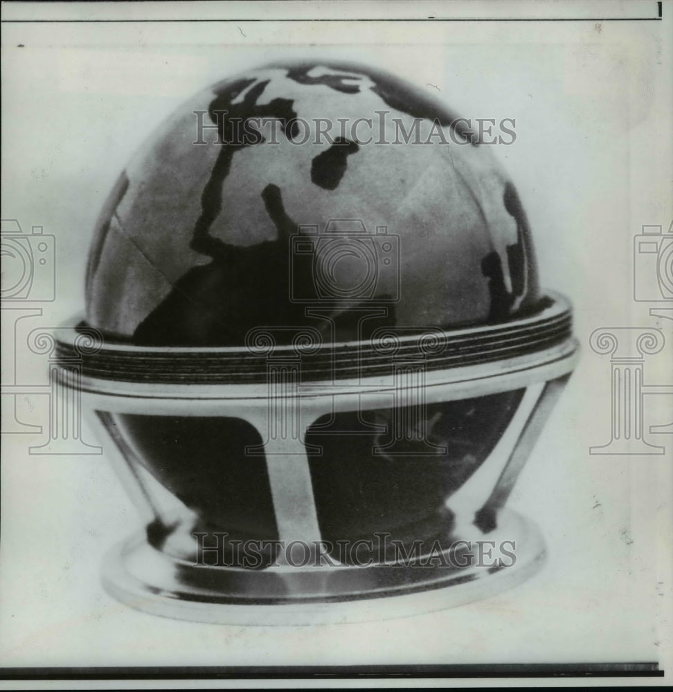 1966 Press Photo Symbol taken to Venus by unmanned Soviet satellite Venus 3-Historic Images