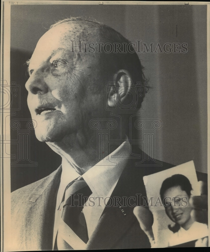 1969 Press Photo US Sen Stephen Young, adopted a South Korean girl- Soon-Hie Cho - Historic Images