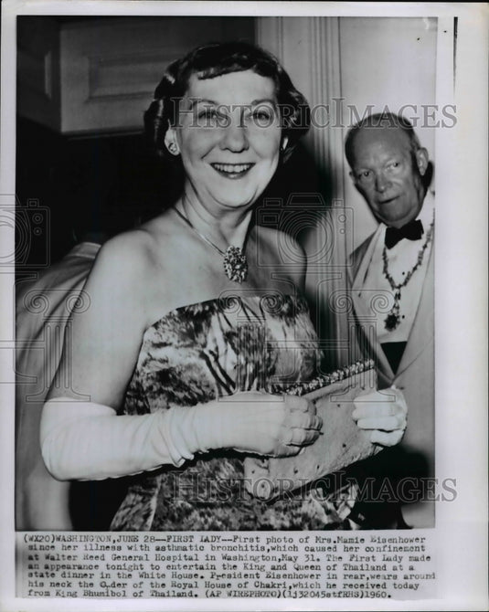 1960 Press Photo First photo of Mrs Mamie Eisenhower since her illness in Wash - Historic Images