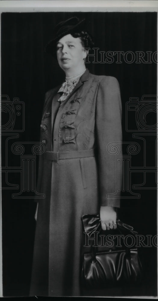 1940 Press Photo Mrs. F.D. Roosevelt wearing blue wool with silk lining - Historic Images