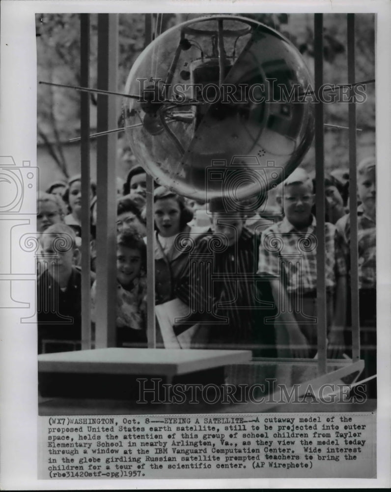 1957 Press Photo A cutaway model of the proposed United States earth satellite - Historic Images