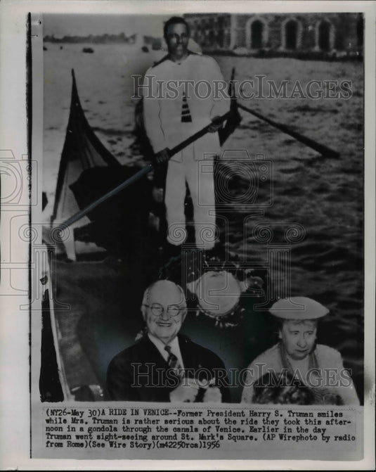 1956 Press Photo Former Pres.Harry S.Truman & Mrs.Truman at the Canals of Venice- Historic Images