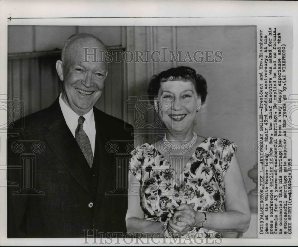 1959 Pres &amp; Mrs Dwight Eisenhower celebrate 43rd Wedding Aniversary - Historic Images