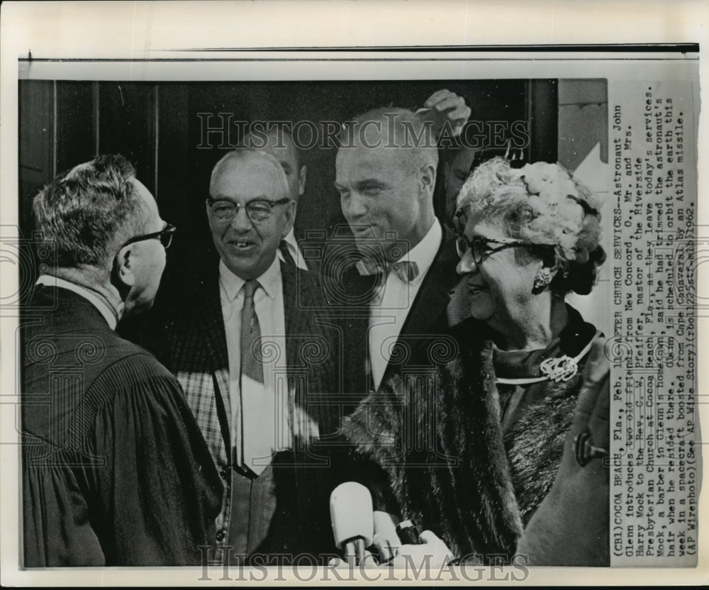 1962 Wire Photo Astronaut John Glenn - mass at Riverside Presbyterian Church-Historic Images