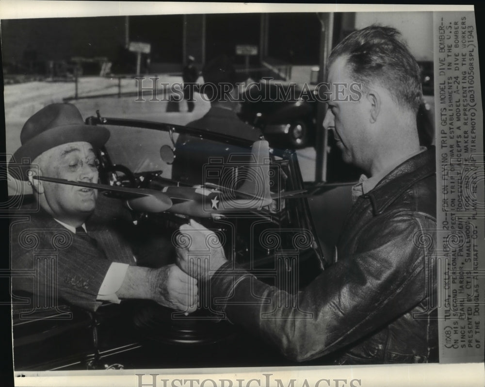 1943 Wire Photo Pres. Roosevelt Receives Model Dive Bomber from Otis Smallwood - Historic Images