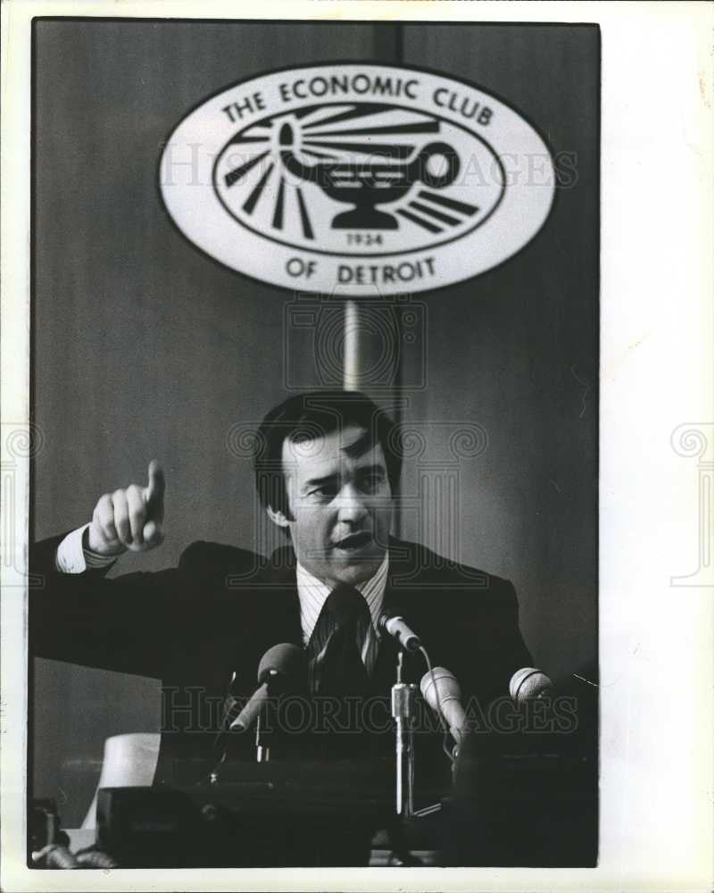 1981 Press Photo Economist Lawrence Chimerine - Historic Images