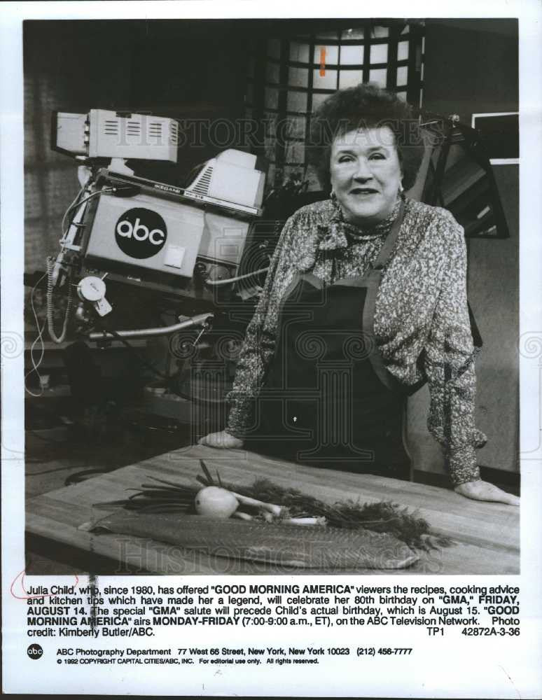 1982 Press Photo Julia Child  American chef author - Historic Images