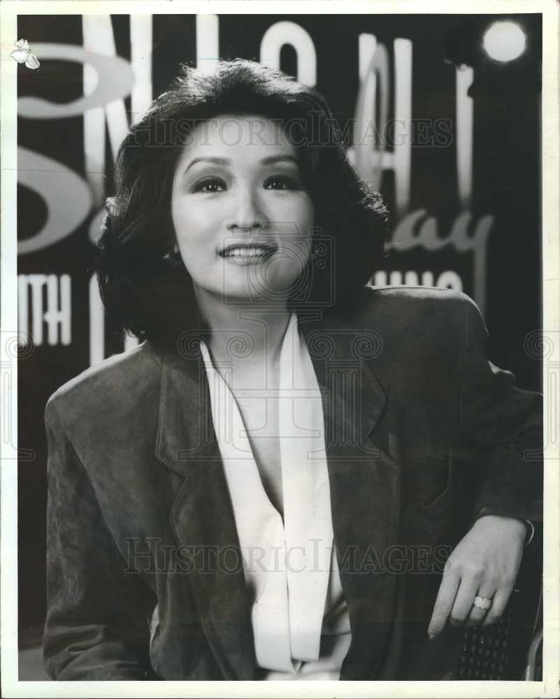 1990 Press Photo Connie Chung - Historic Images
