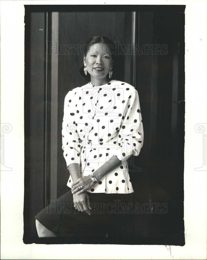 1987 Press Photo Emily Cho&#39;s latest book - Historic Images