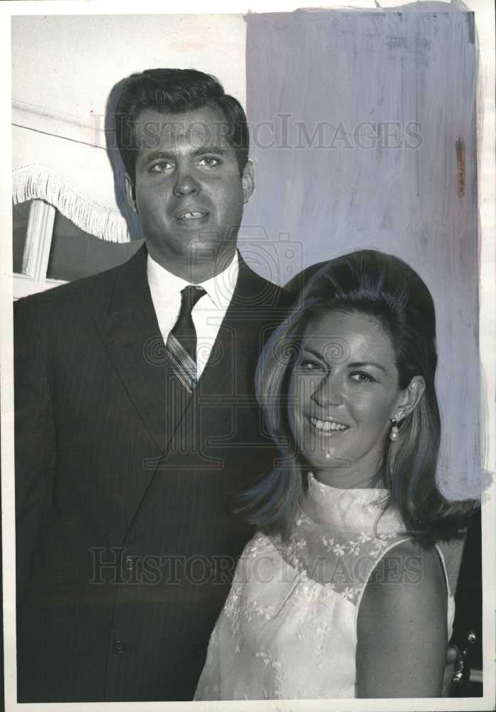 Press Photo Jack Forker Chrysler Judith Fisher - Historic Images