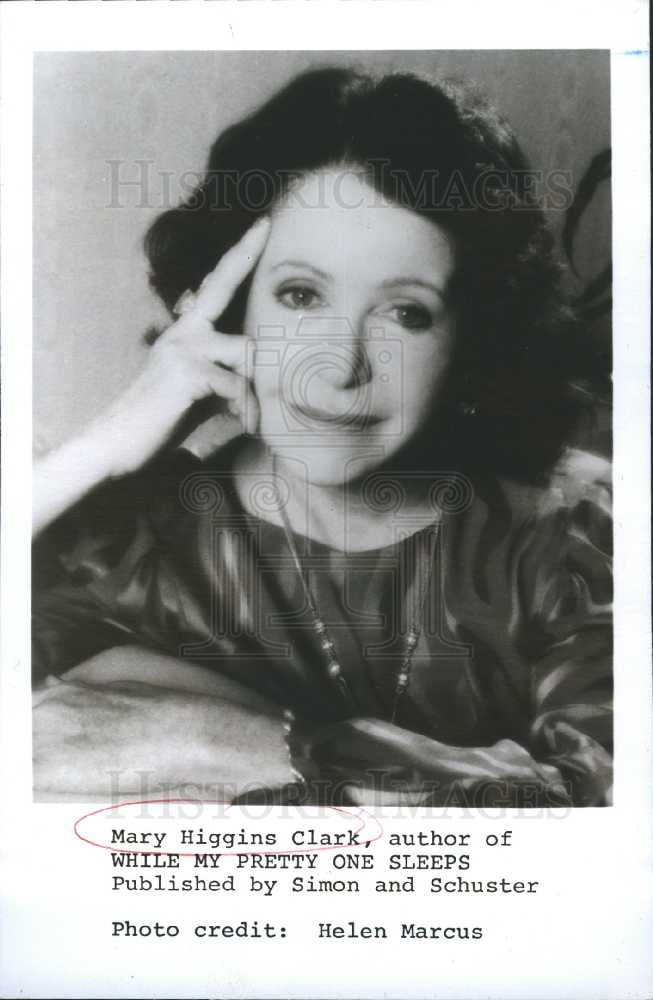 Press Photo Mary Higgins Clark author pretty sleep - Historic Images